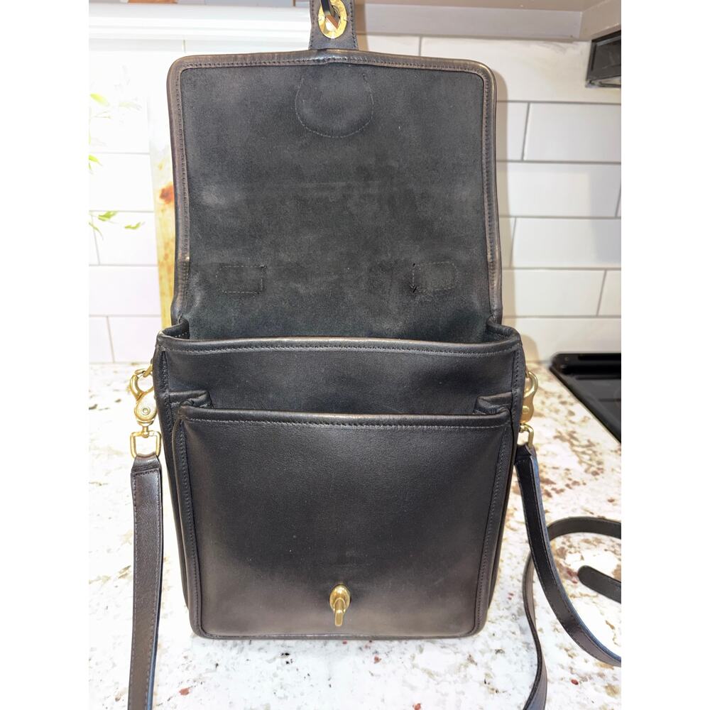 Vintage Coach Station Bag 5130 Black Leather Cleaned & Conditioned - Picture 6 of 8